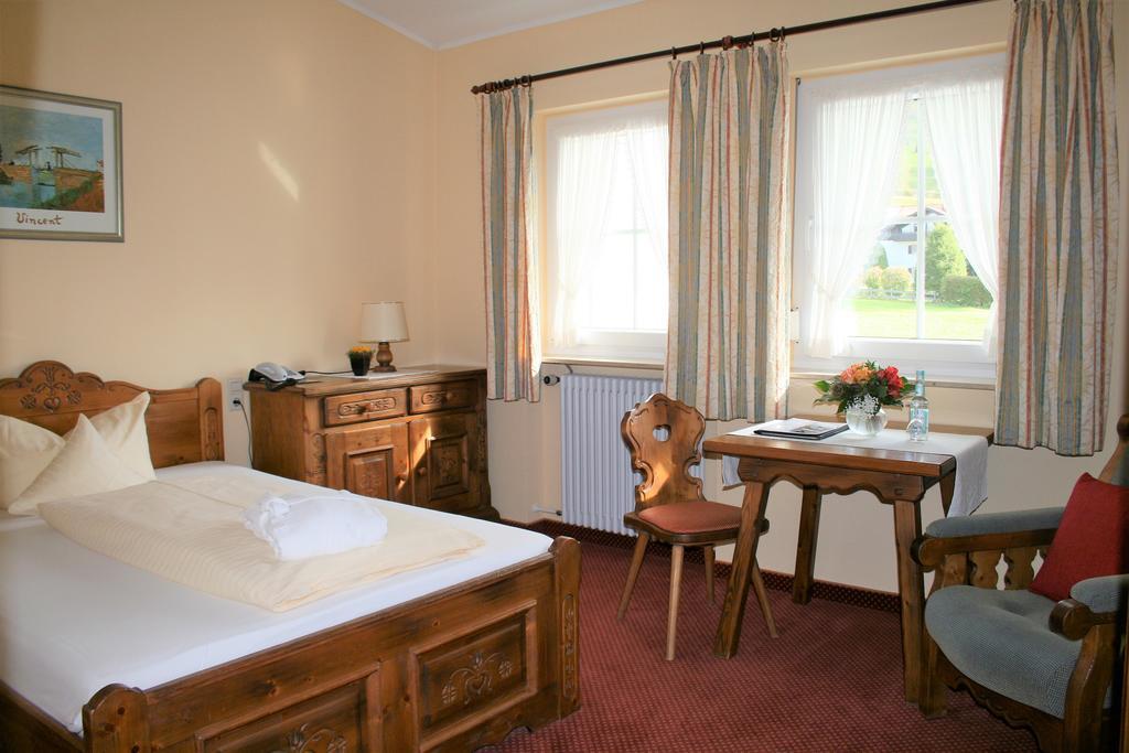 Hotel Allgaeuer Hof オーバーシュタウフェン エクステリア 写真